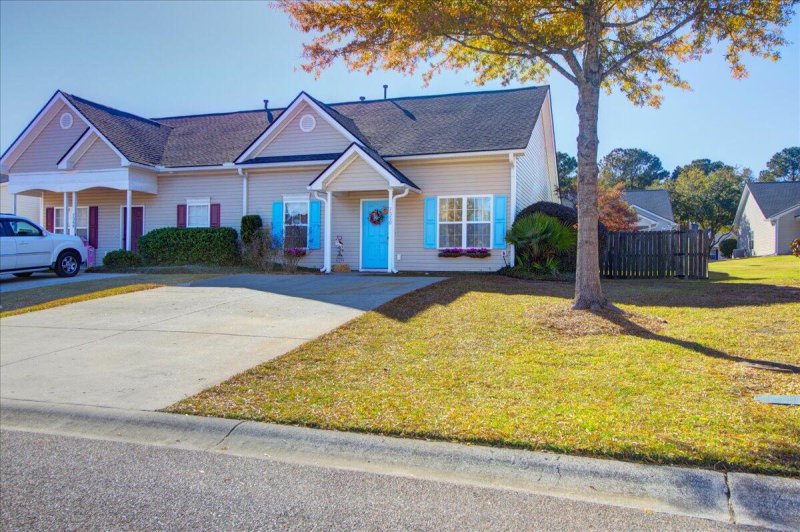 Property image 2 of 7350 Stoney Moss Way in Tanner Plantation, Hanahan, SC 29410