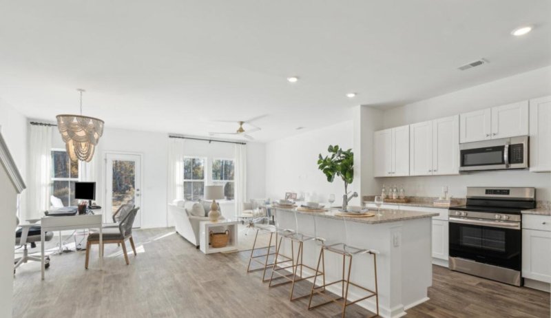 Property image 2 of 403 Tiliwa Street in Cane Bay Plantation, Summerville, SC 29486