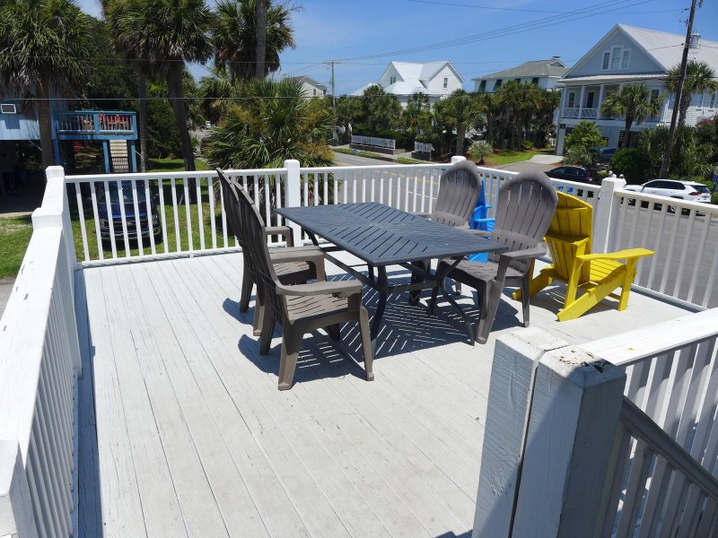 Property image 2 of 1001 Palmetto Boulevard in Edisto Beach, Edisto Island, SC 29438