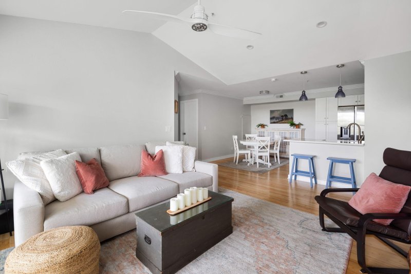 Property image 5 of 700 Daniel Ellis Drive 8306 in The Peninsula Condominiums, Charleston, SC 29412