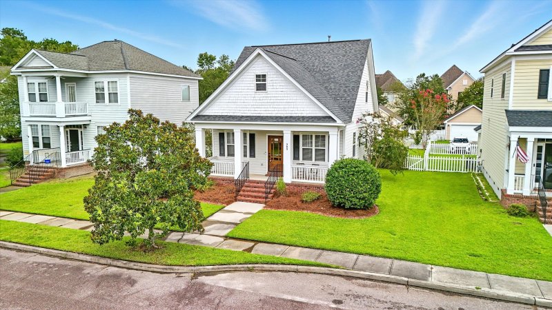 Property image 4 of 203 Hydrangea Street in White Gables, Summerville, SC 29483