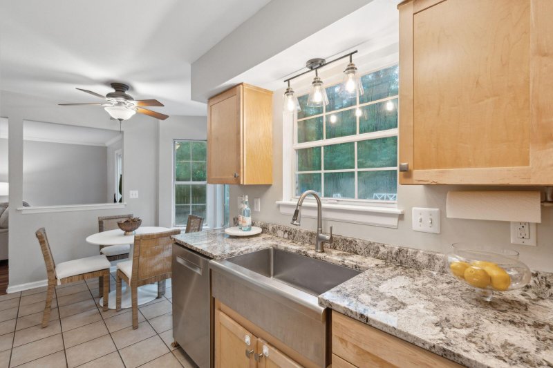 Property image 4 at 543 Castle Hall Road, Mount Pleasant, SC 29464