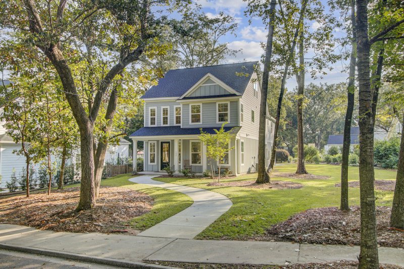 Property image 2 of 104 Weston Hall Drive in The Ponds, Summerville, SC 29483