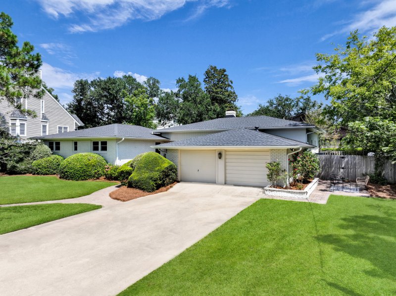 Property image 2 of 26 Rebellion Road in South Windermere, Charleston, SC 29407