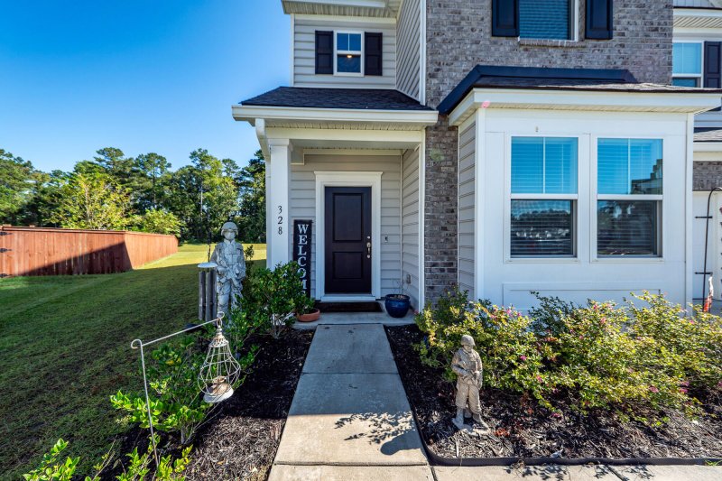 Property image 2 of 328 Firewheel Court in Cane Bay Plantation, Summerville, SC 29486