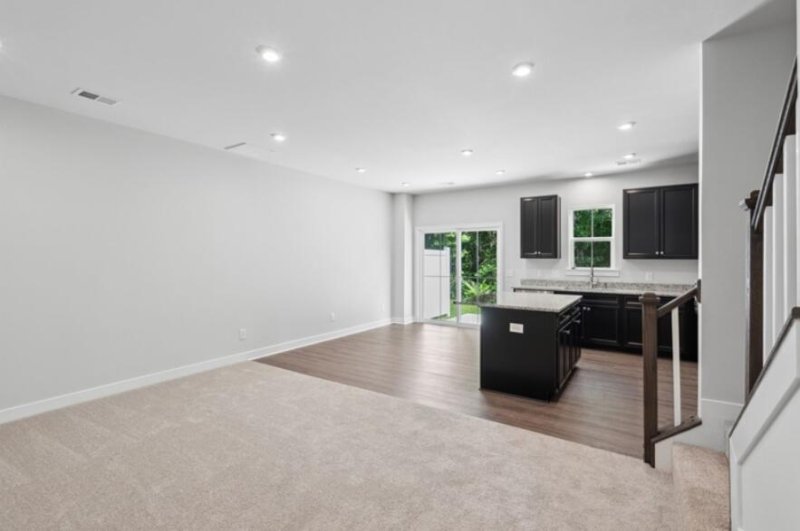 Property image 4 of 1062 Crescent Cove Lane in Crescent Cove Villas, Summerville, SC 29483