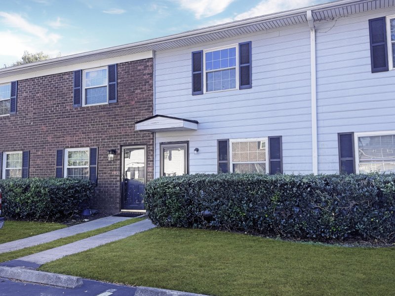 21 Rivers Point Row 10c