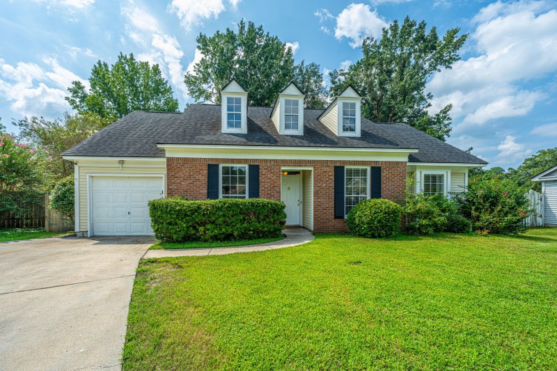 Summerville Place, Summerville Community