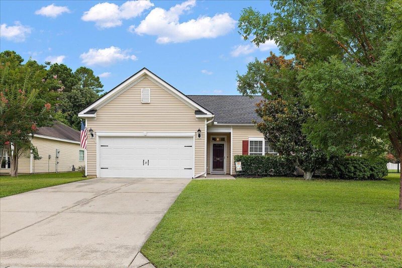 Property image 2 at 7481 Hawks Circle, Hanahan, SC 29410