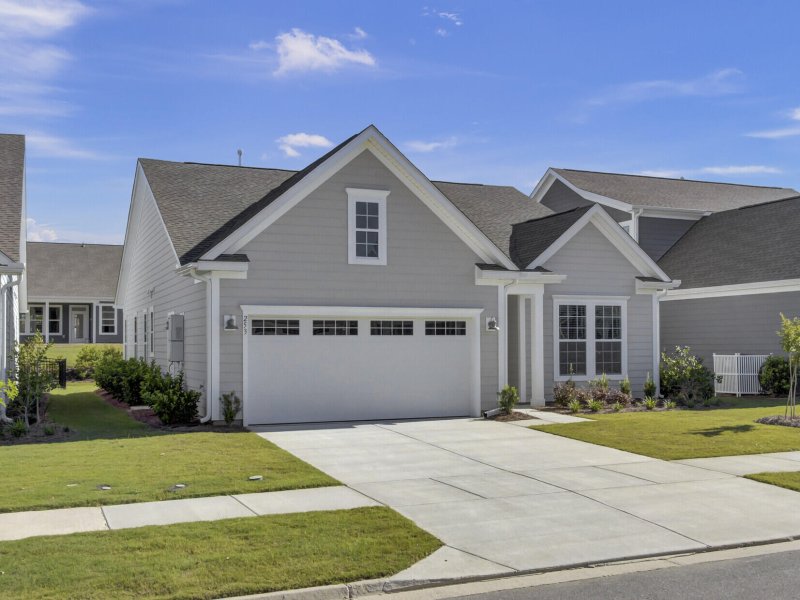 Property image 4 of 253 River Martin Court in The Ponds, Summerville, SC 29483