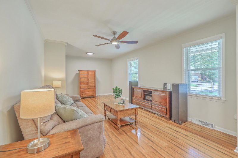 Property image 3 at 110 Clubhouse Road, Summerville, SC 29483