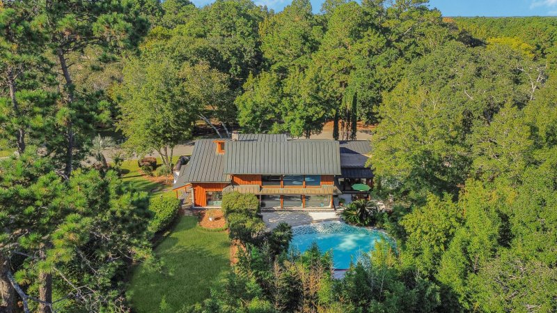 Property image 3 of 901 Red Coat Run in Snee Farm, Mount Pleasant, SC 29464