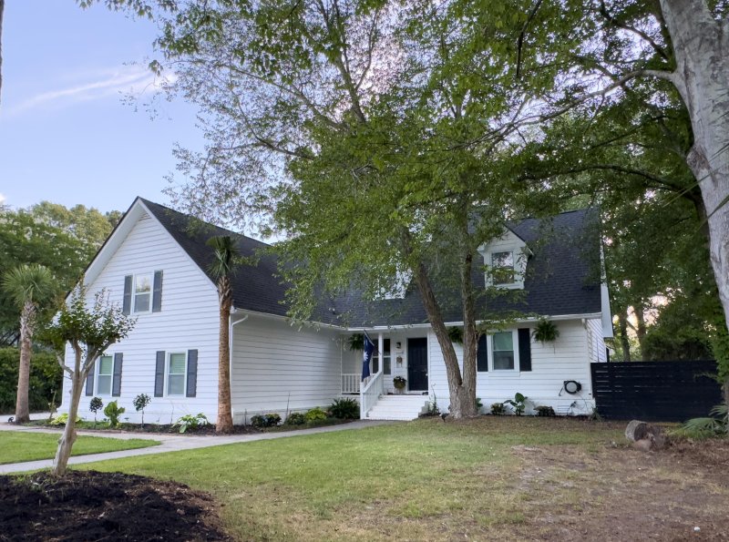 Property image 2 of 27 Fitzroy Drive in Shadowmoss, Charleston, SC 29414