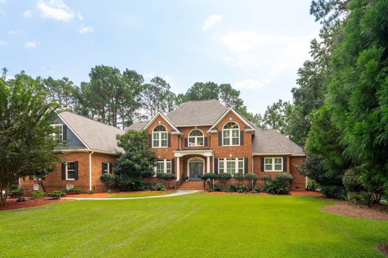 3065 Pignatelli Crescent