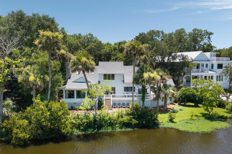 Property image 4 at 16 Edgewater Alley, Isle of Palms, SC 29451