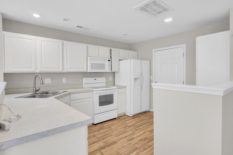 Property image 2 of 208 Darcy Avenue in Persimmon Hill, Goose Creek, SC 29445