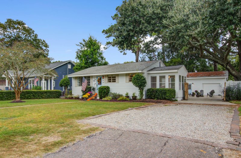 Property image 3 at 1490 Hindman Avenue, Mount Pleasant, SC 29464