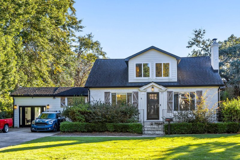 551 W Elizabeth Lane