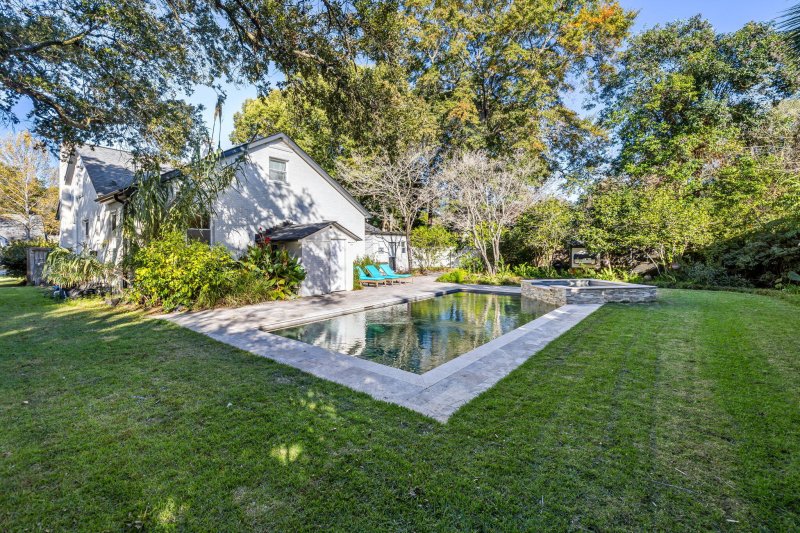 Property image 4 of 551 W Elizabeth Lane in Moreland, Charleston, SC 29407