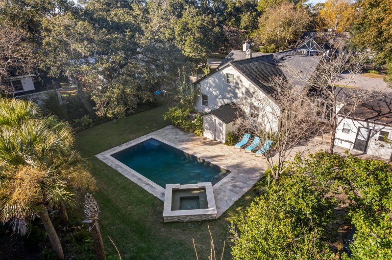 Property image 5 of 551 W Elizabeth Lane in Moreland, Charleston, SC 29407