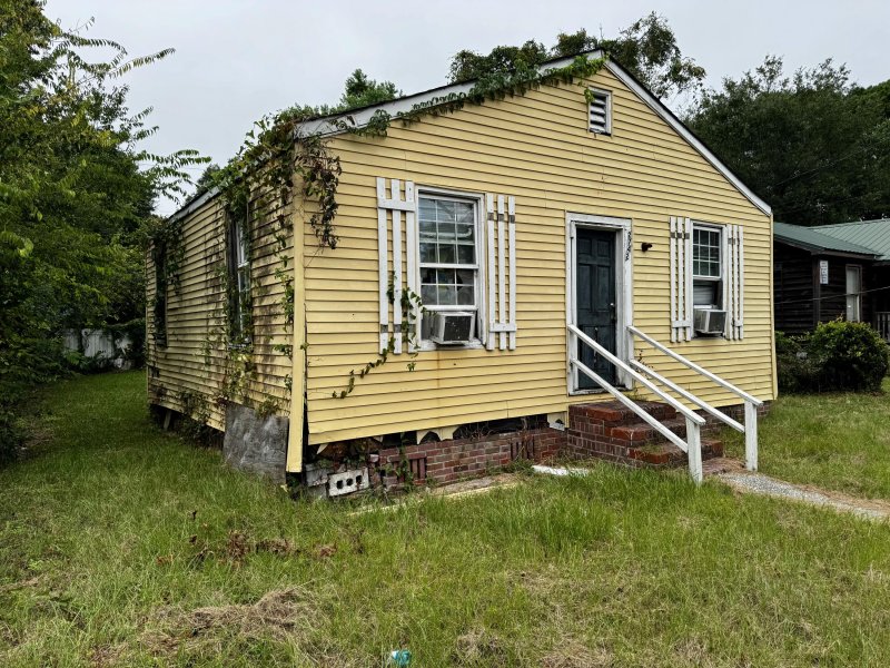 Property image 2 at 2742 W Surrey Drive, North Charleston, SC 29405