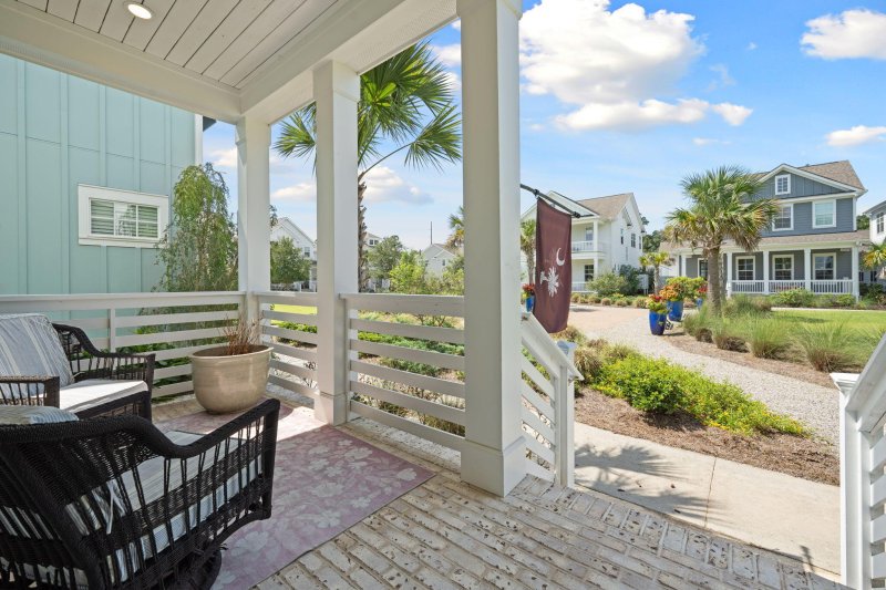 Property image 2 of 1331 W Stanfield Avenue in Midtown, Mount Pleasant, SC 29464