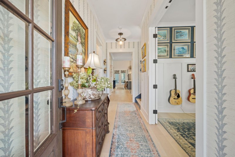 Property image 4 of 1331 W Stanfield Avenue in Midtown, Mount Pleasant, SC 29464