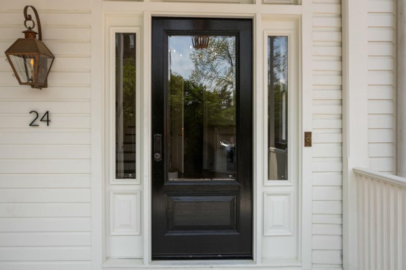 Property image 3 of 24 Chalmers Street in French Quarter, Charleston, SC 29401