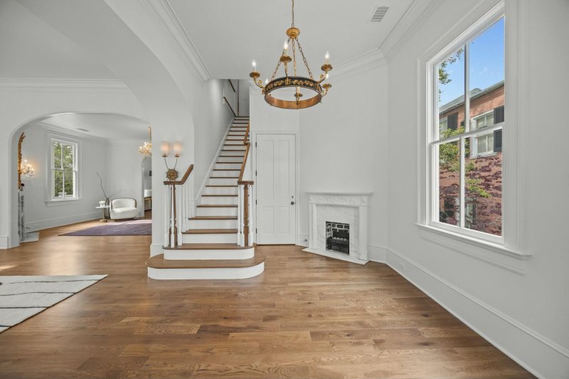 Property image 4 of 24 Chalmers Street in French Quarter, Charleston, SC 29401