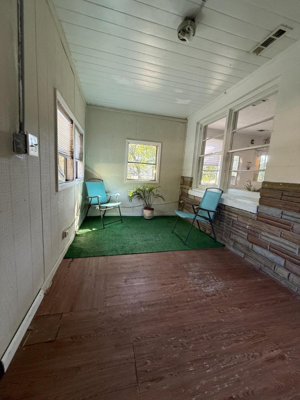 Property image 2 of 715 Yew Street in Ardmore, Charleston, SC 29407