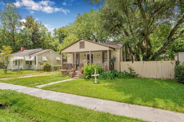 2735 Constitution Avenue