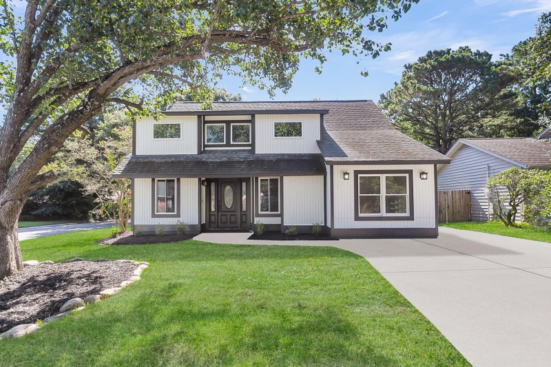 Ashleytowne Village, Charleston Community