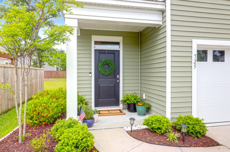 Property image 2 at 725 Pepperbush Street, Charleston, SC 29414