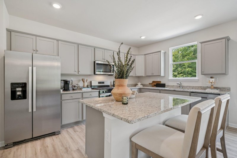 Property image 3 of 573 Lake Ridge Boulevard in Cane Bay Plantation, Summerville, SC 29486