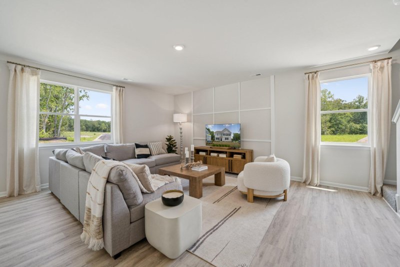 Property image 5 of 573 Lake Ridge Boulevard in Cane Bay Plantation, Summerville, SC 29486