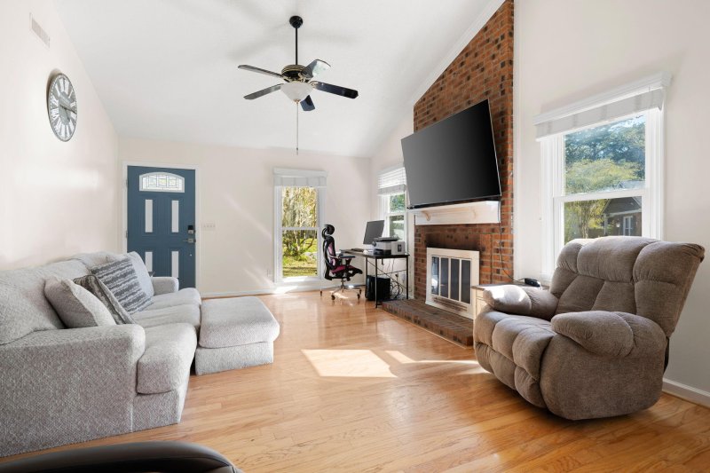 Property image 5 of 109 Mill Pond Court in Brandymill, Summerville, SC 29485