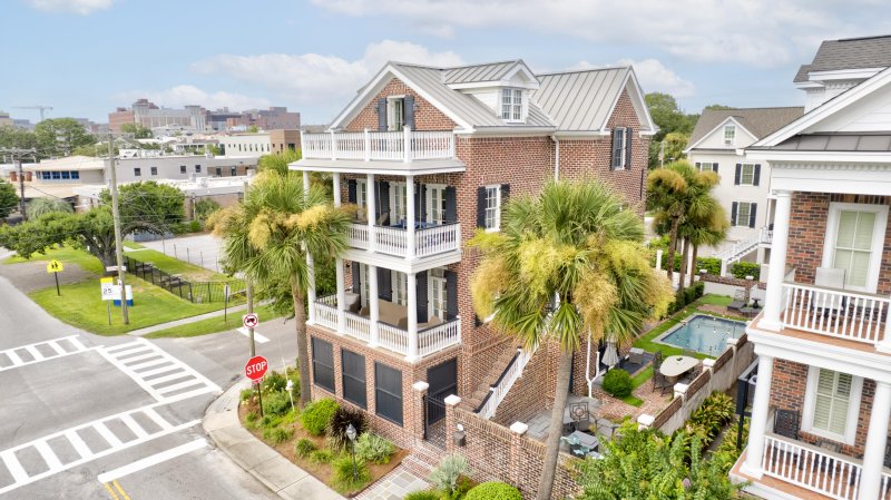 Property image 3 of 46 Halsey Boulevard in Harleston Village, Charleston, SC 29401