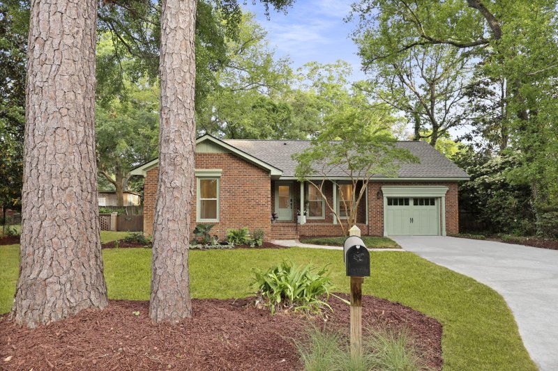 Avian Park, Mount Pleasant community