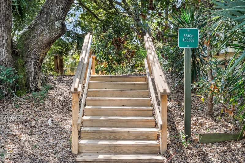 Property image 2 of 19 Sandcrab Court in Wild Dunes, Isle of Palms, SC 29451