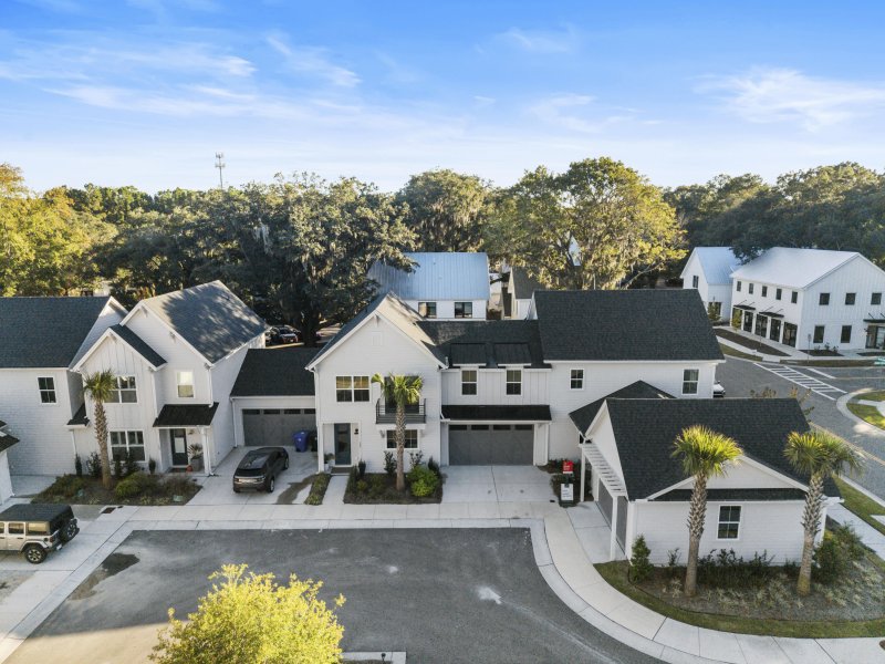 Property image 2 of 105 Risewell Court in Hayes Park, Johns Island, SC 29455