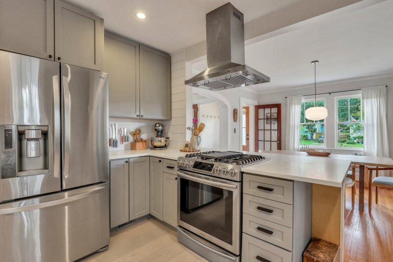 Property image 3 at 26 Darlington Avenue, Charleston, SC 29403