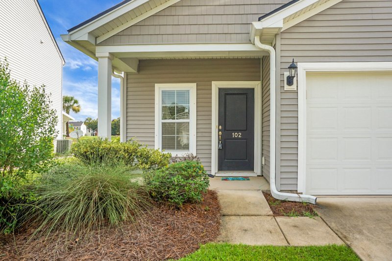 Property image 3 of 102 Chaste Tree Circle in Liberty Village, Goose Creek, SC 29445