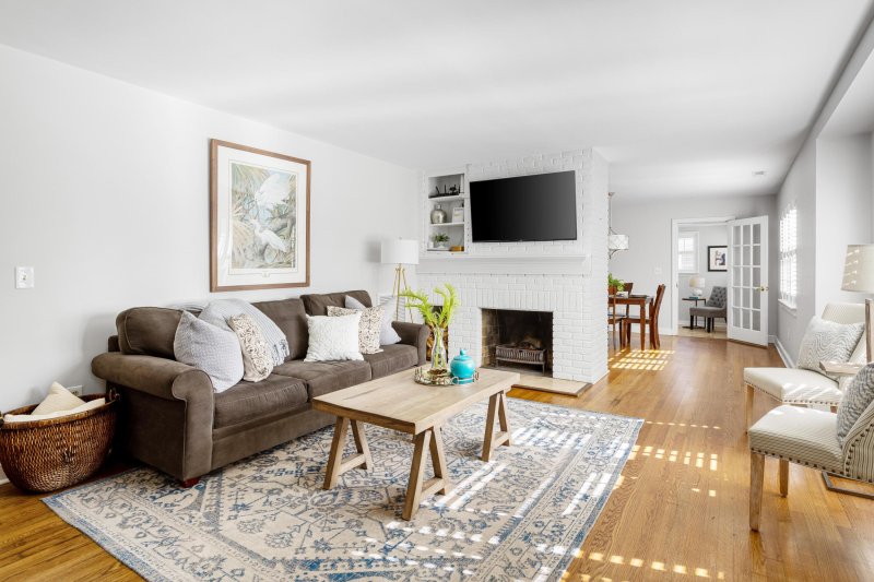 Property image 2 at 10 Jamaica Drive, Charleston, SC 29407