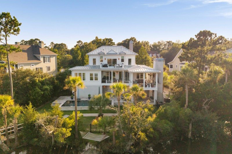 Property image 3 of 2208 Beckenham Drive in Park West, Mount Pleasant, SC 29466