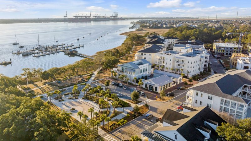 Property image 4 of 405 Spartina Lane 405 in Daniel Island, Charleston, SC 29492