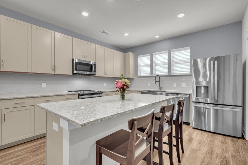 Property image 4 at 4543 Mixson Avenue, North Charleston, SC 29405