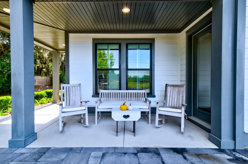 Property image 3 of 1646 Florentia Street in Midtown, Mount Pleasant, SC 29464