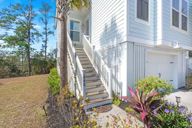 Property image 5 of 840 Forrest Drive in Governors Cay, Charleston, SC 29492