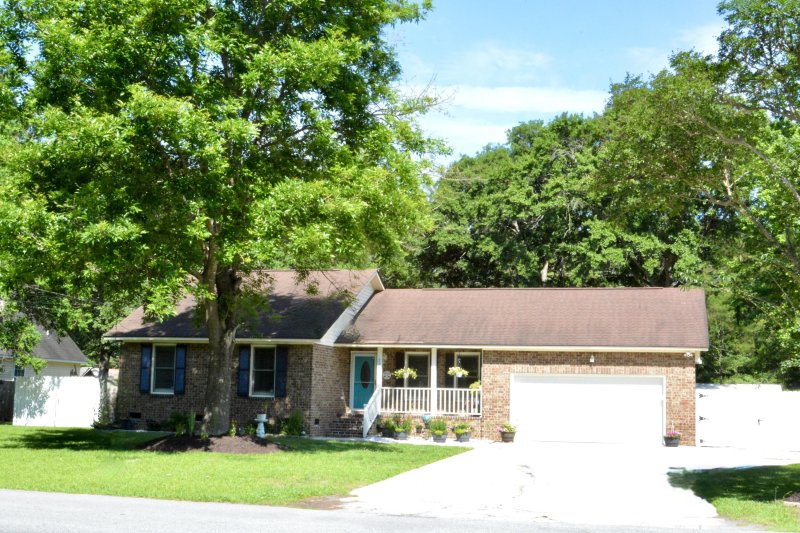 Property image 4 at 2233 Glendale Drive, Charleston, SC 29414