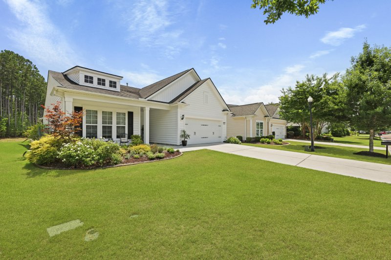 Property image 2 of 604 Eastern Isle Avenue in Cane Bay Plantation, Summerville, SC 29486